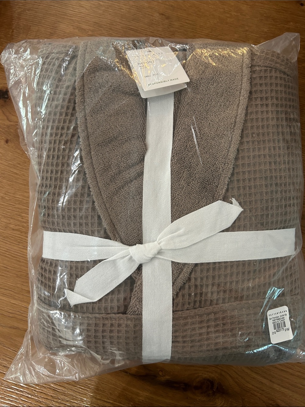 UGG Resort Robe - Picture 2 of 4